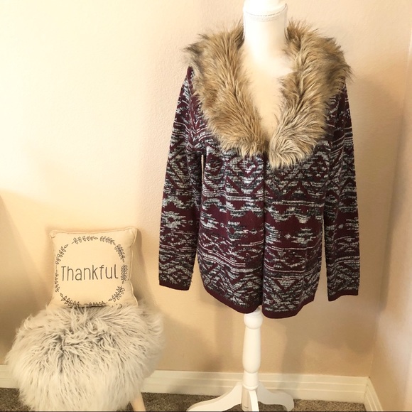 3/30 Forever 21 Faux Fur Maroon Cardigan - Picture 4 of 5